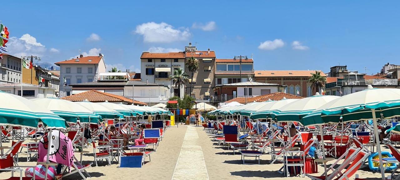Suite Carducci Viareggio Esterno foto